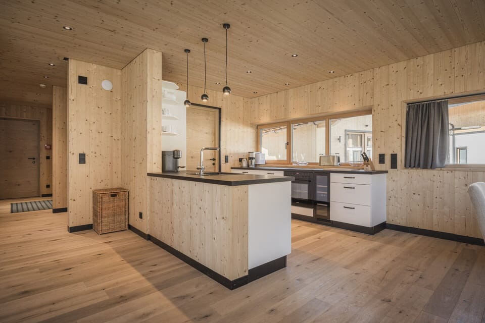 House | Private kitchen | Electric kettle, toaster, highchair