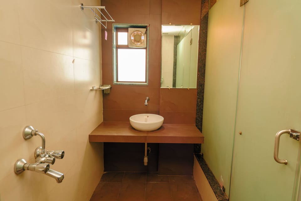 Deluxe Room | Bathroom