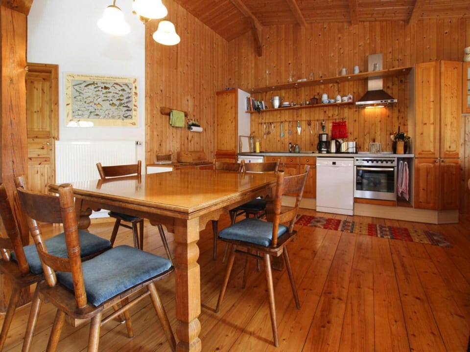 House | Private kitchen | Electric kettle, toaster, highchair