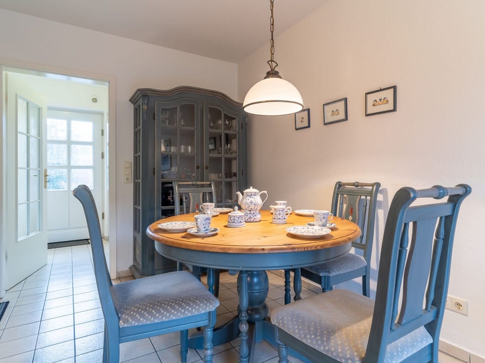 Apartment | Dining