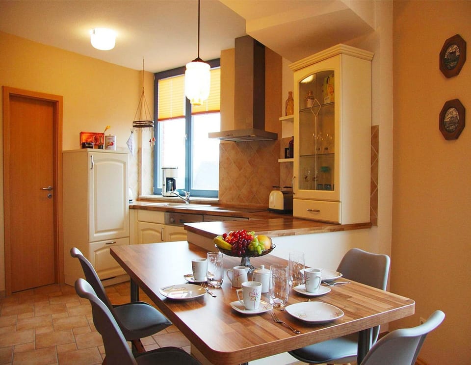 Apartment | Dining