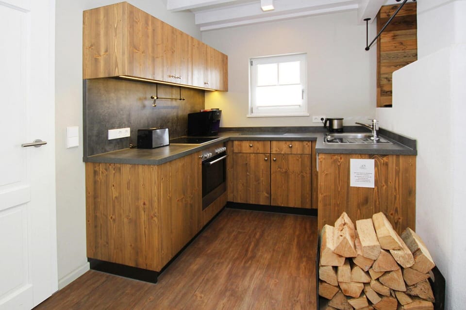 House | Private kitchen | Electric kettle, toaster, highchair