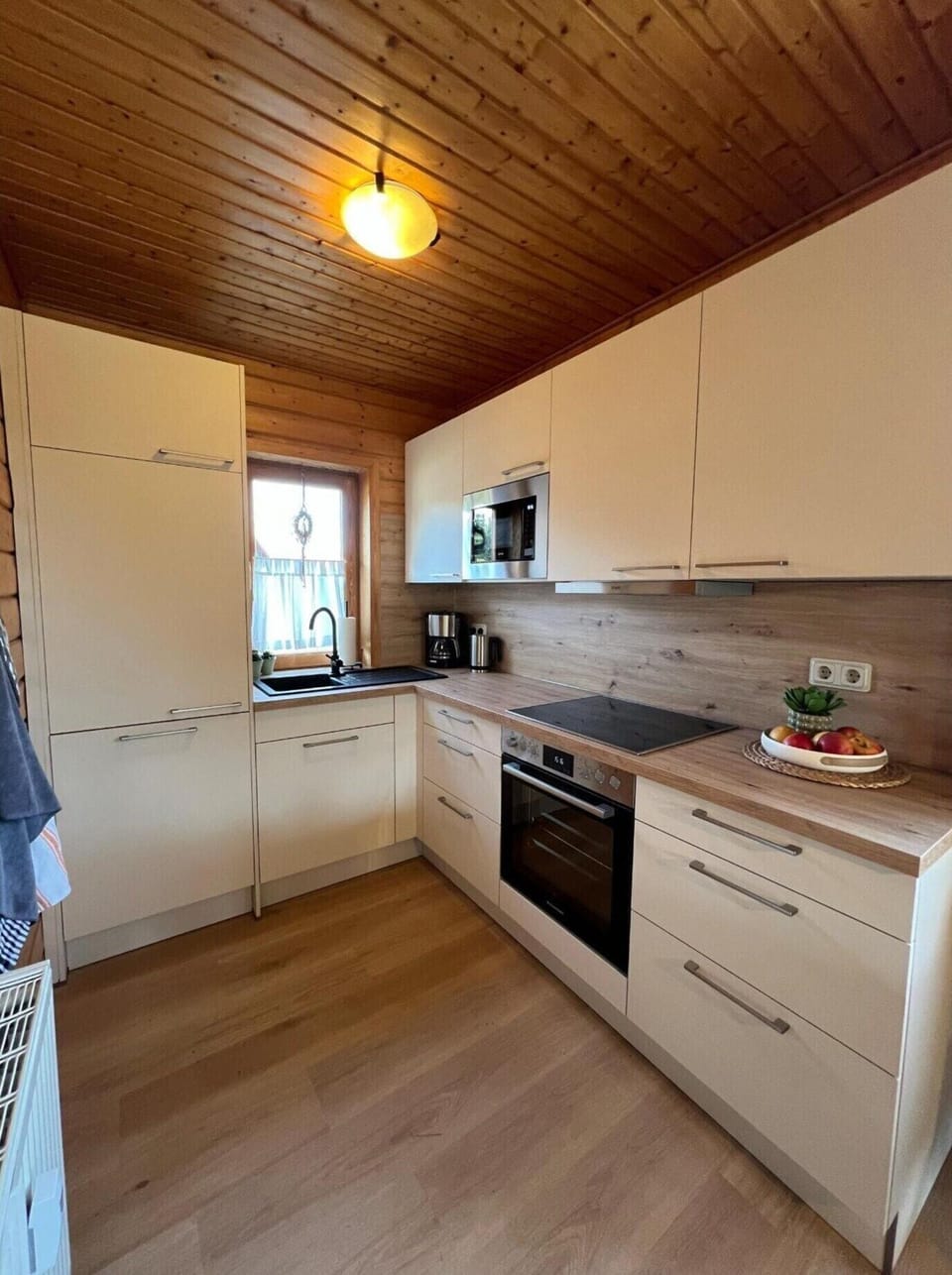 House | Private kitchen | Electric kettle, toaster