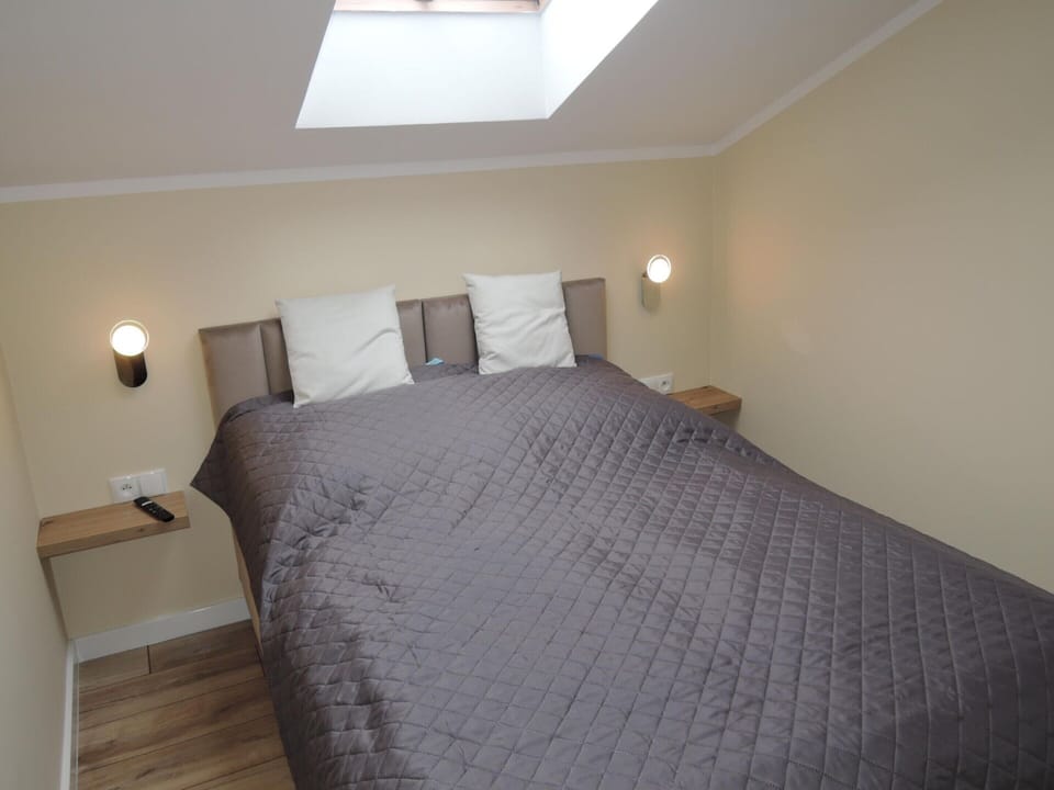 Apartment | 2 bedrooms, iron/ironing board, bed sheets