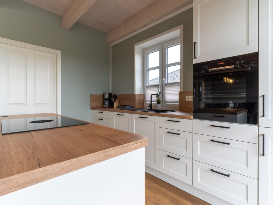 House | Private kitchen | Electric kettle, toaster