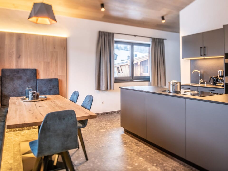 House | Private kitchen | Electric kettle, toaster, highchair