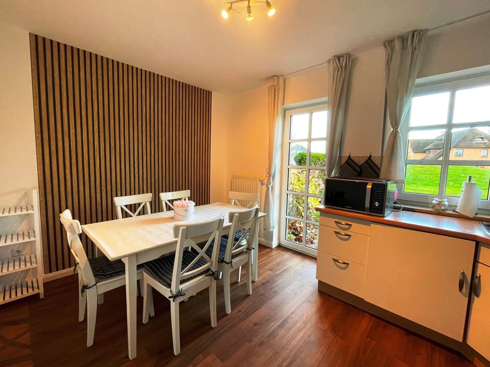 House | Private kitchen | Electric kettle, toaster, highchair