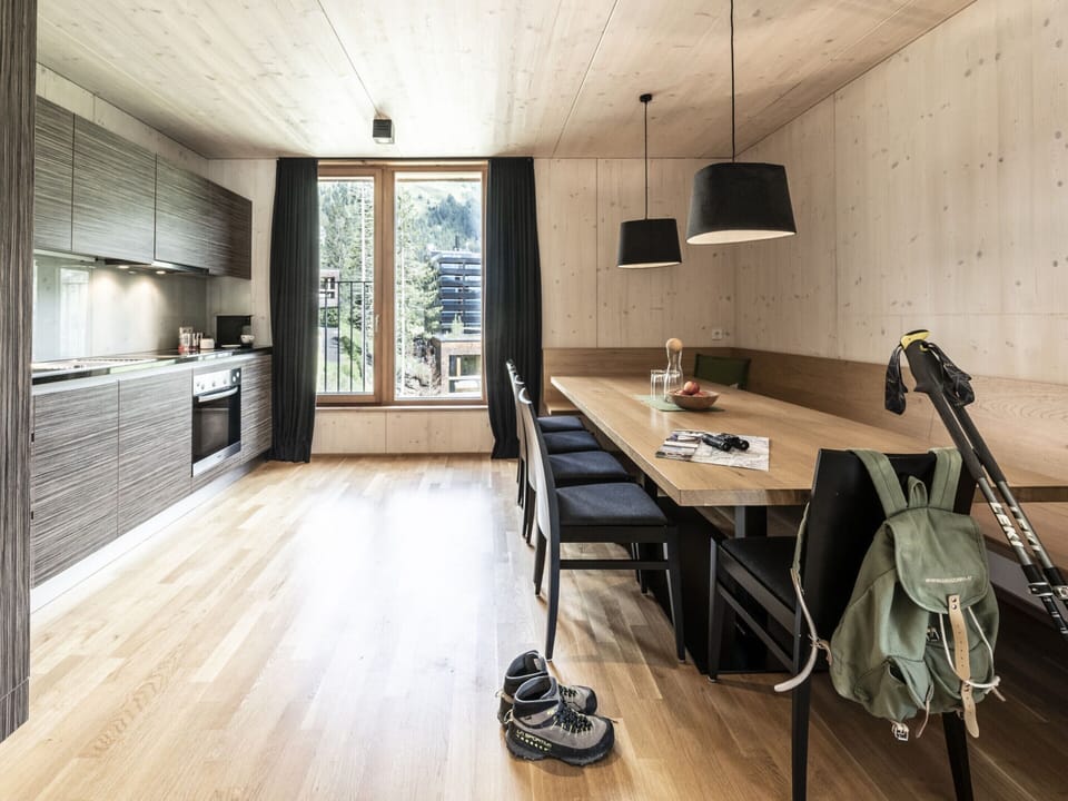 Chalet | Private kitchen | Stovetop, highchair