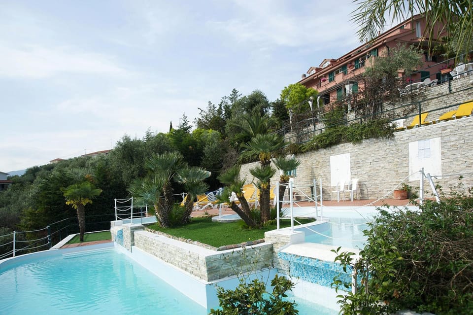 Apartment | Pool | Outdoor pool