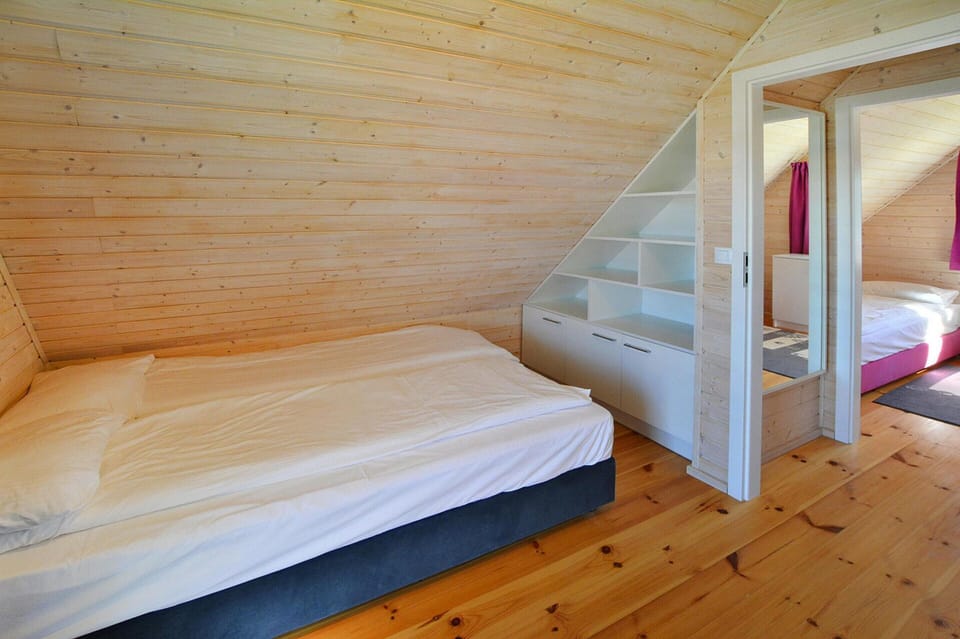House | 2 bedrooms, individually furnished, bed sheets