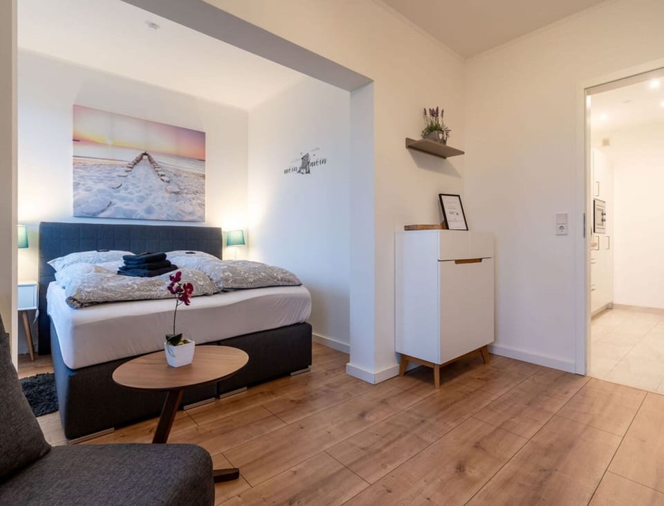 Ferienwohnung mit Balkon in Westerdeichstrich Apartment in Schleswig-Holstein