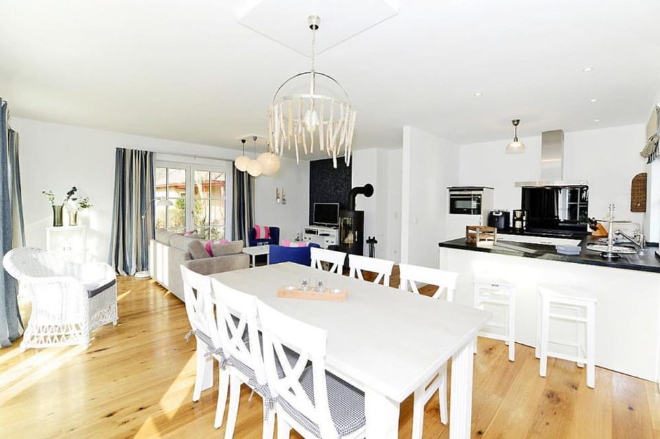 Apartment | Dining