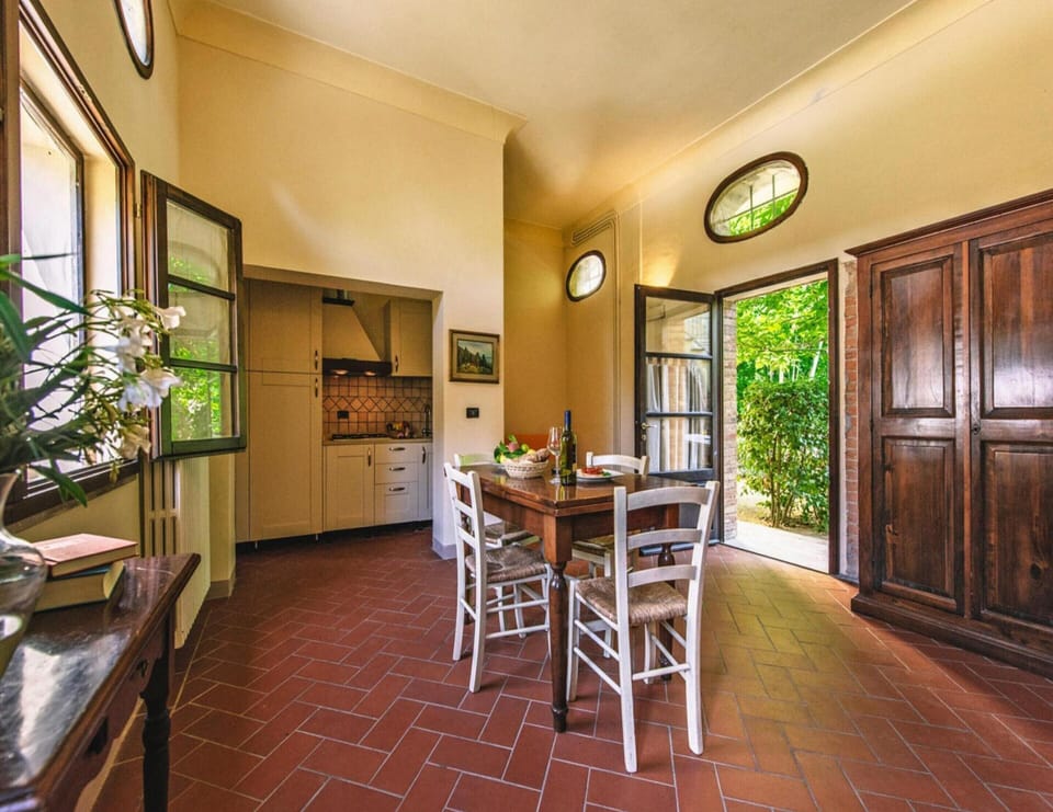Apartment | Dining