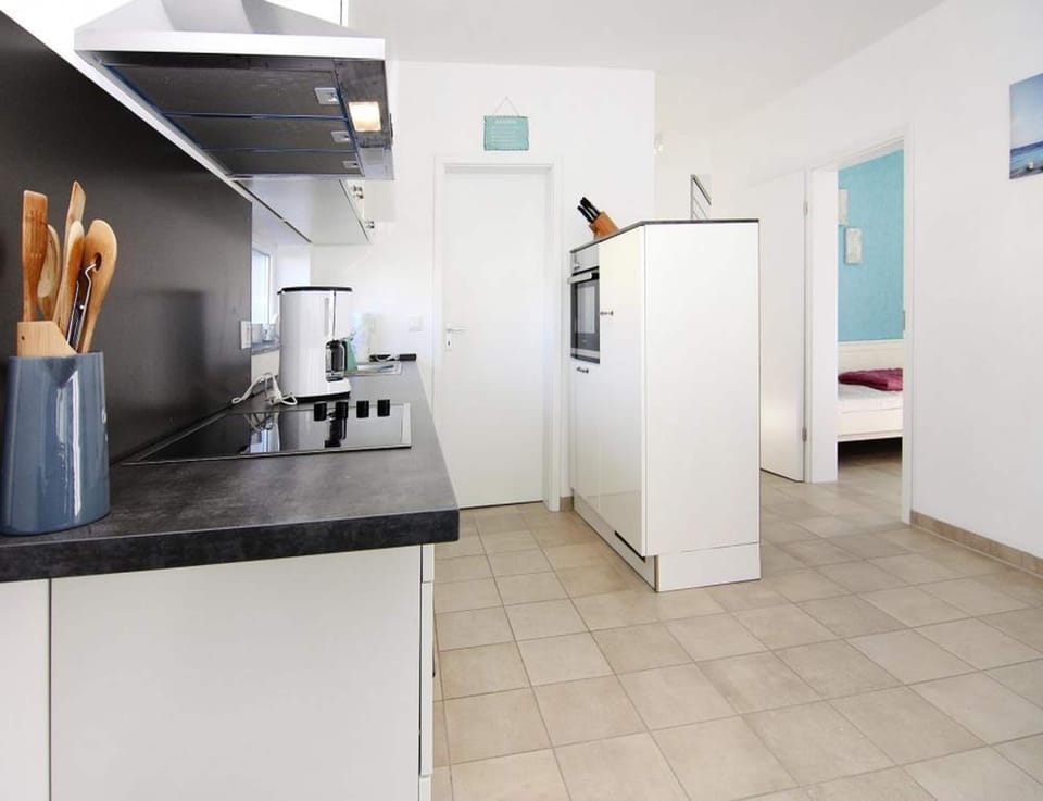 House | Private kitchen | Electric kettle, toaster, highchair