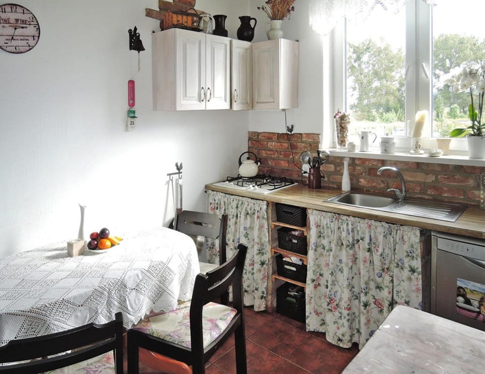 House | Private kitchen | Electric kettle, highchair