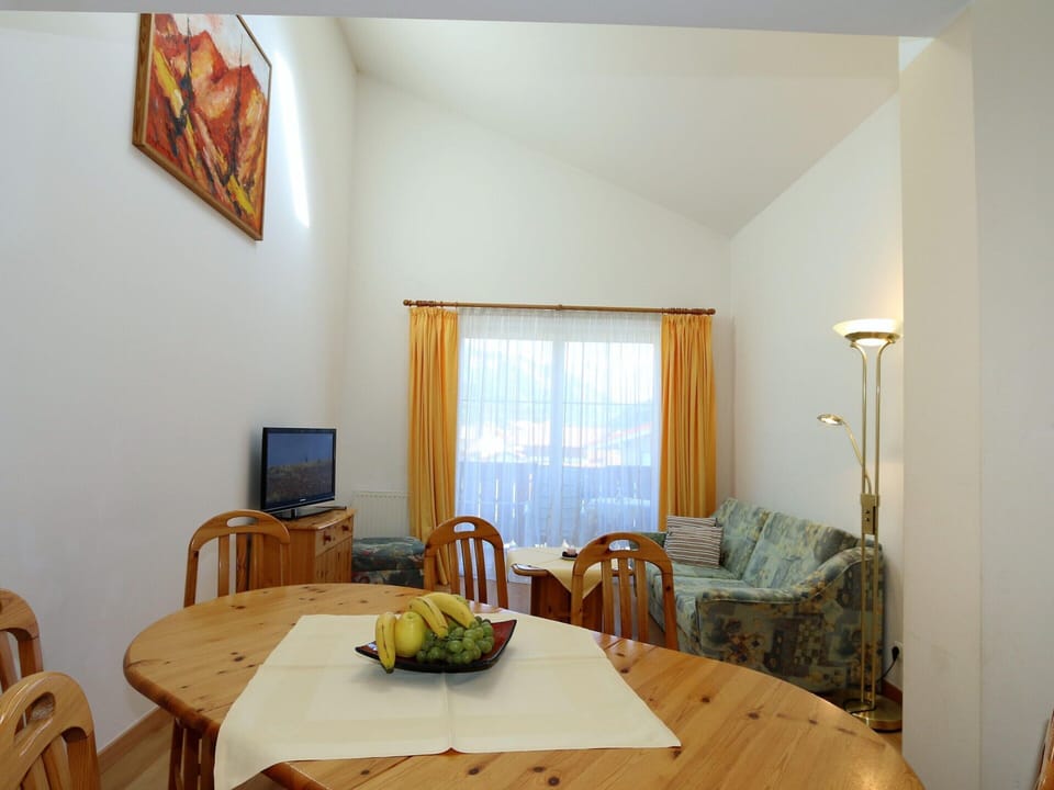 Apartment | Dining