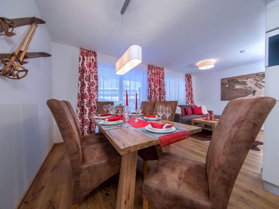 Apartment | Dining