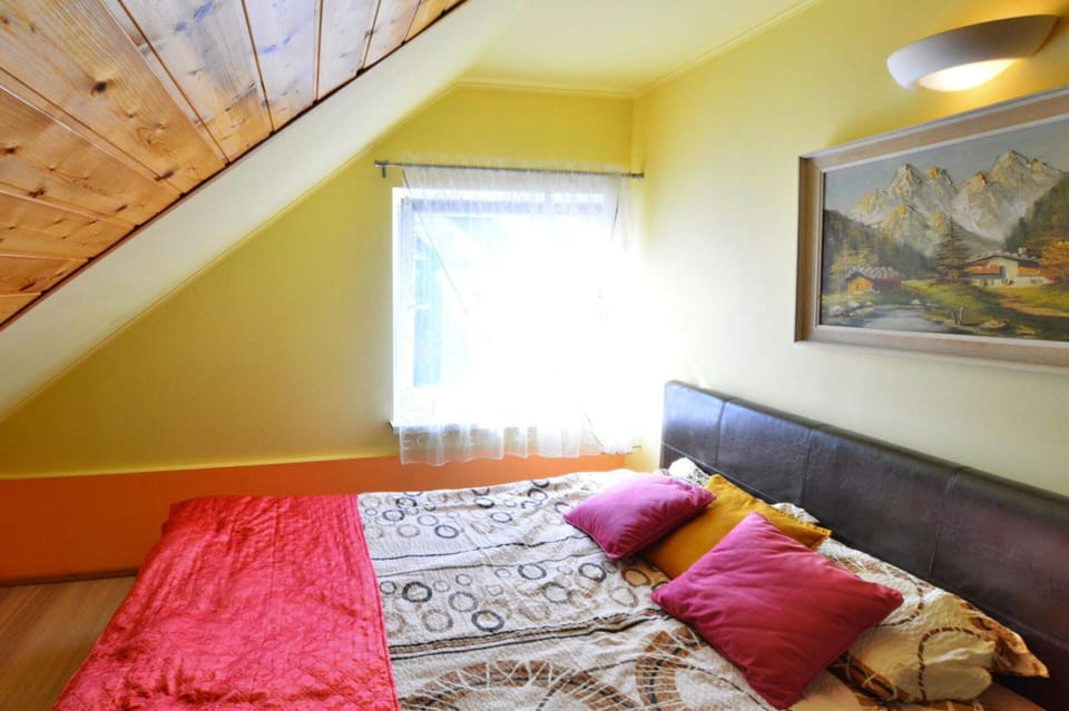 House | 2 bedrooms, individually furnished, bed sheets