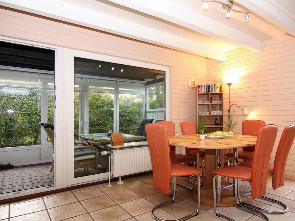 Bungalow | Dining