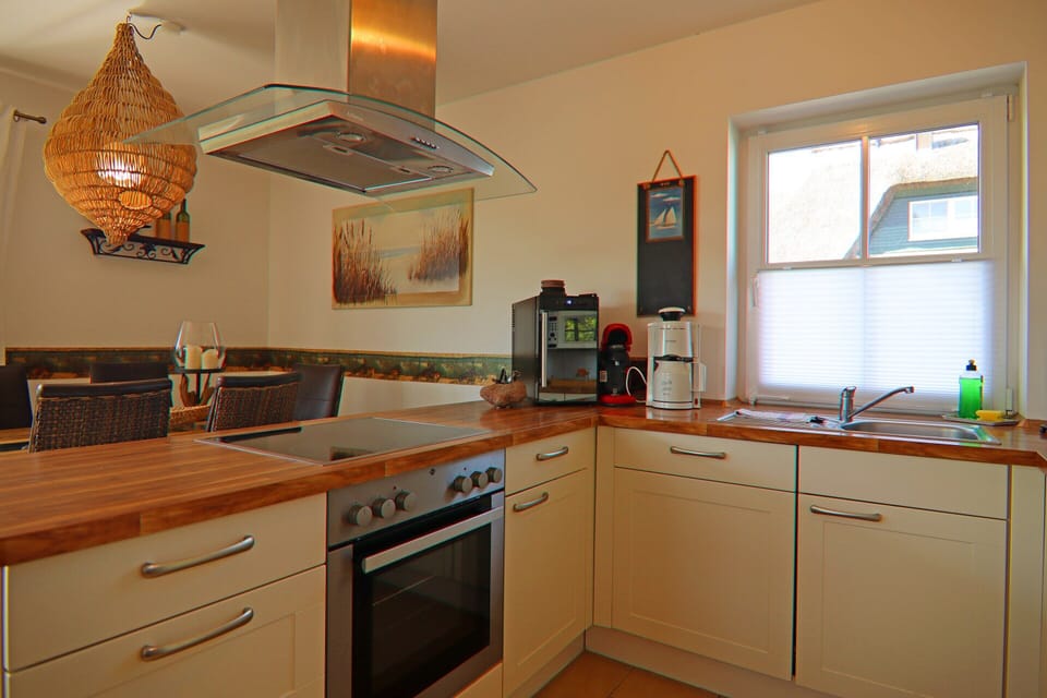 House | Private kitchen | Electric kettle, toaster, highchair
