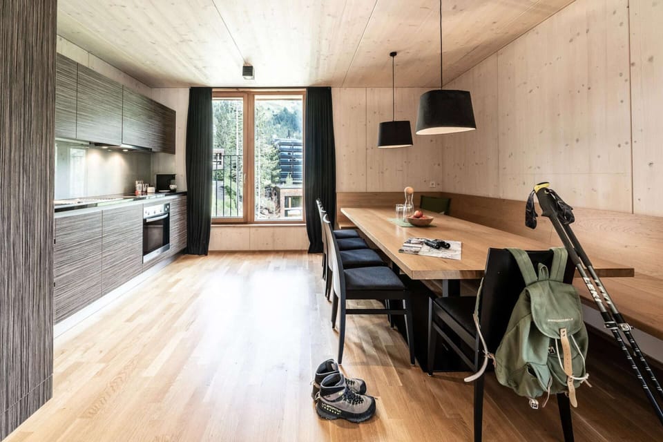 Chalet | Private kitchen | Stovetop, highchair