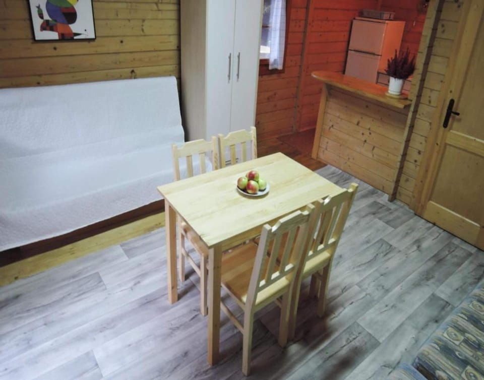 Bungalow | Dining