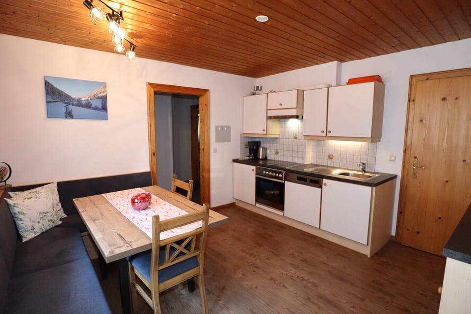 Apartment | Dining