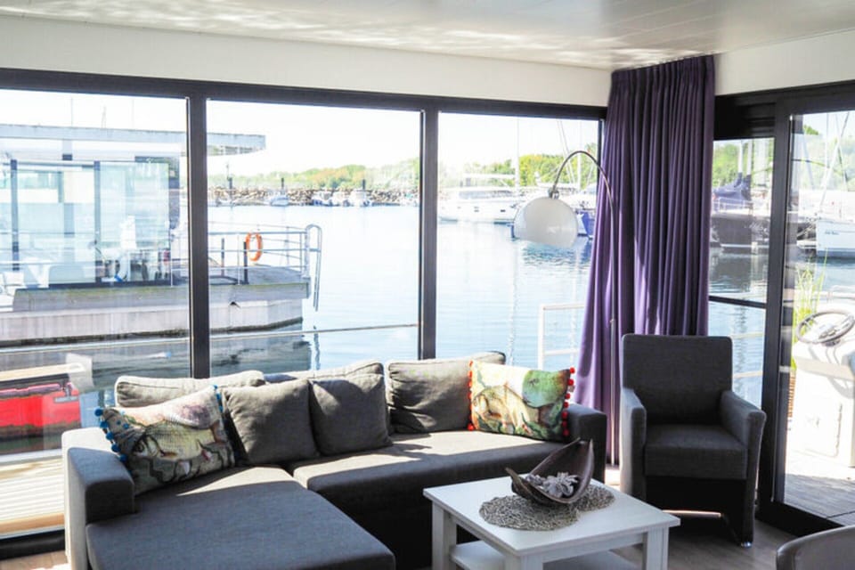 Mobile Home | Living room