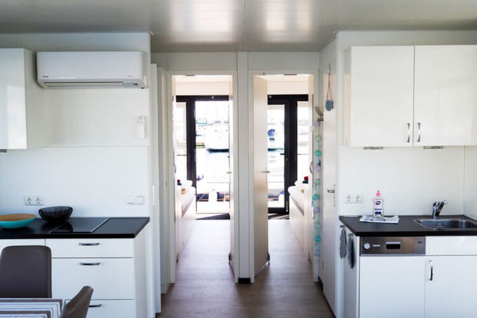 Mobile Home | Private kitchen | Highchair
