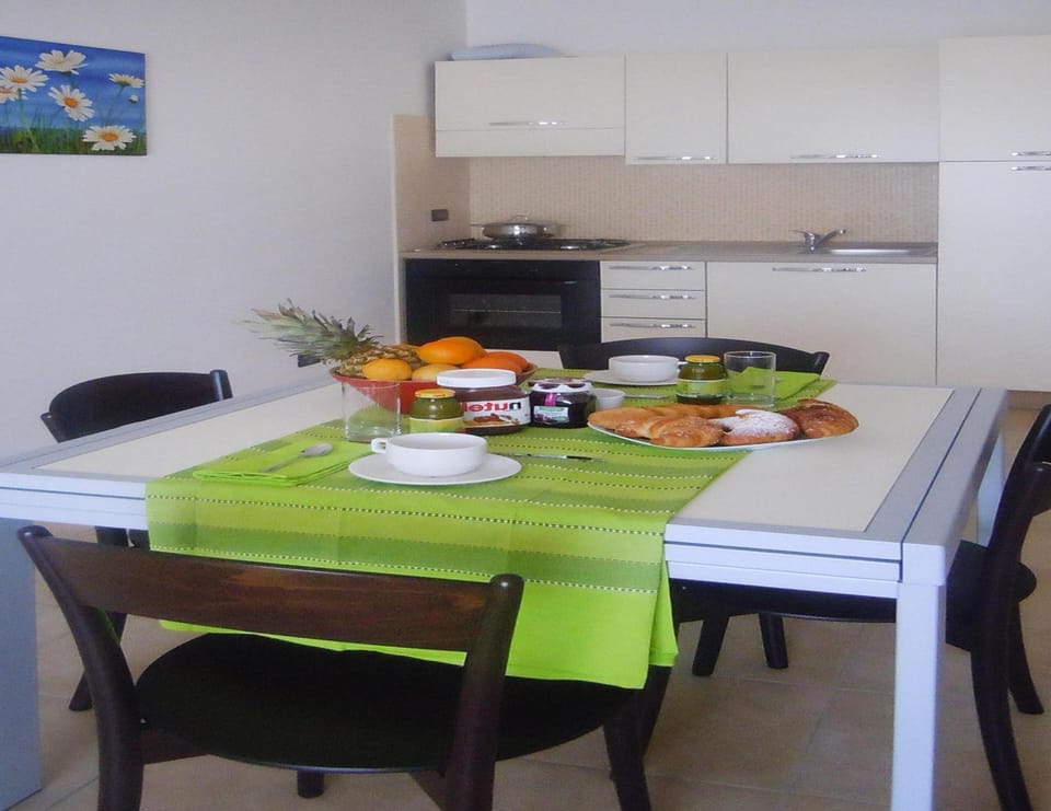Apartment | Dining