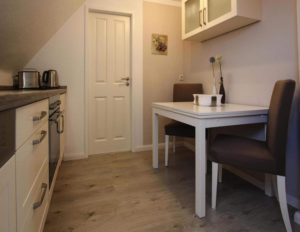 Apartment | Dining