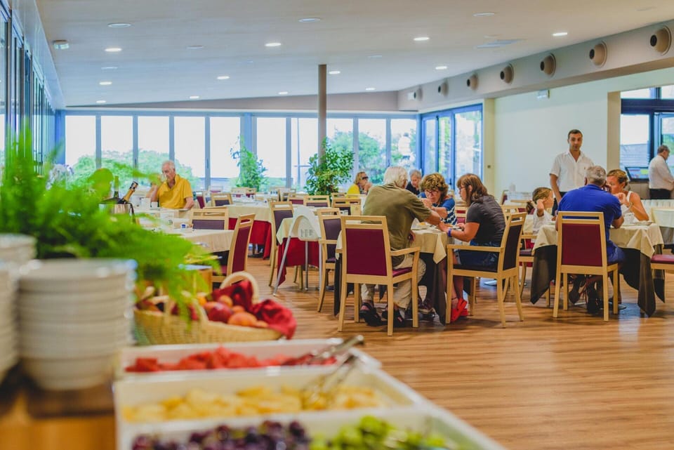 Bungalow | Dining