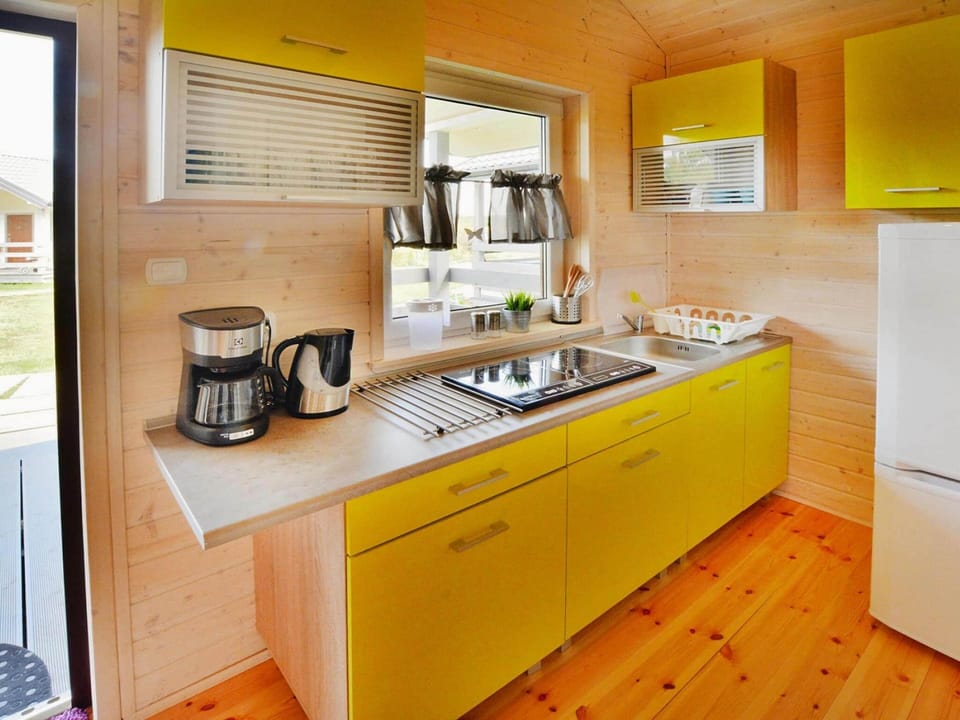 House | Private kitchen | Electric kettle, toaster, highchair