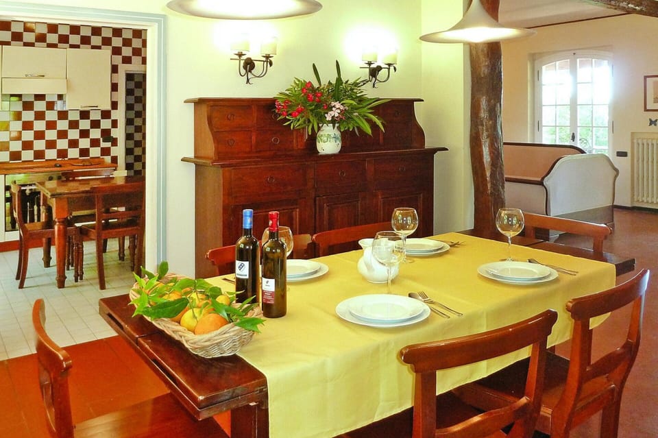 Villa | Dining