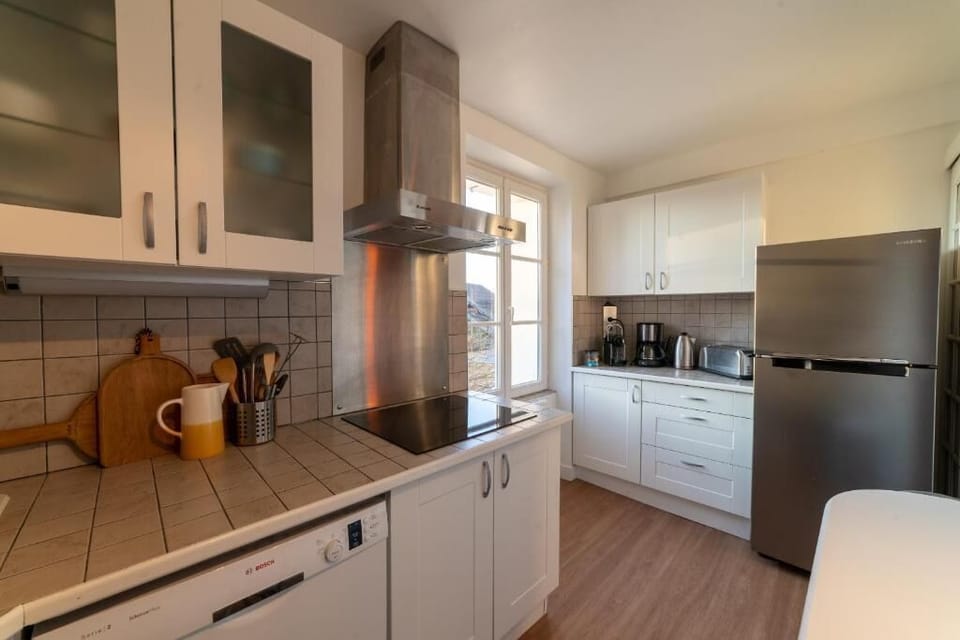 Duplex | Private kitchen | Electric kettle, toaster