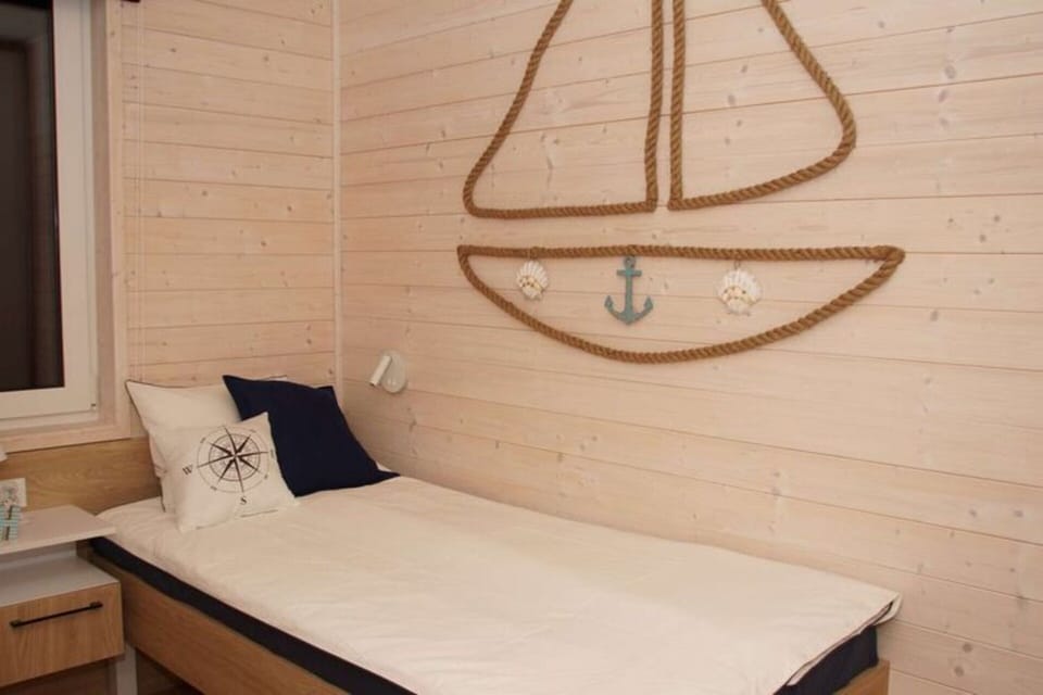 House | 2 bedrooms, individually furnished, bed sheets