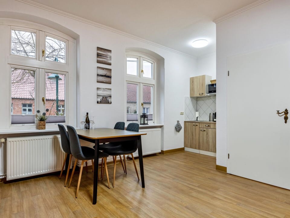 Apartment | Dining