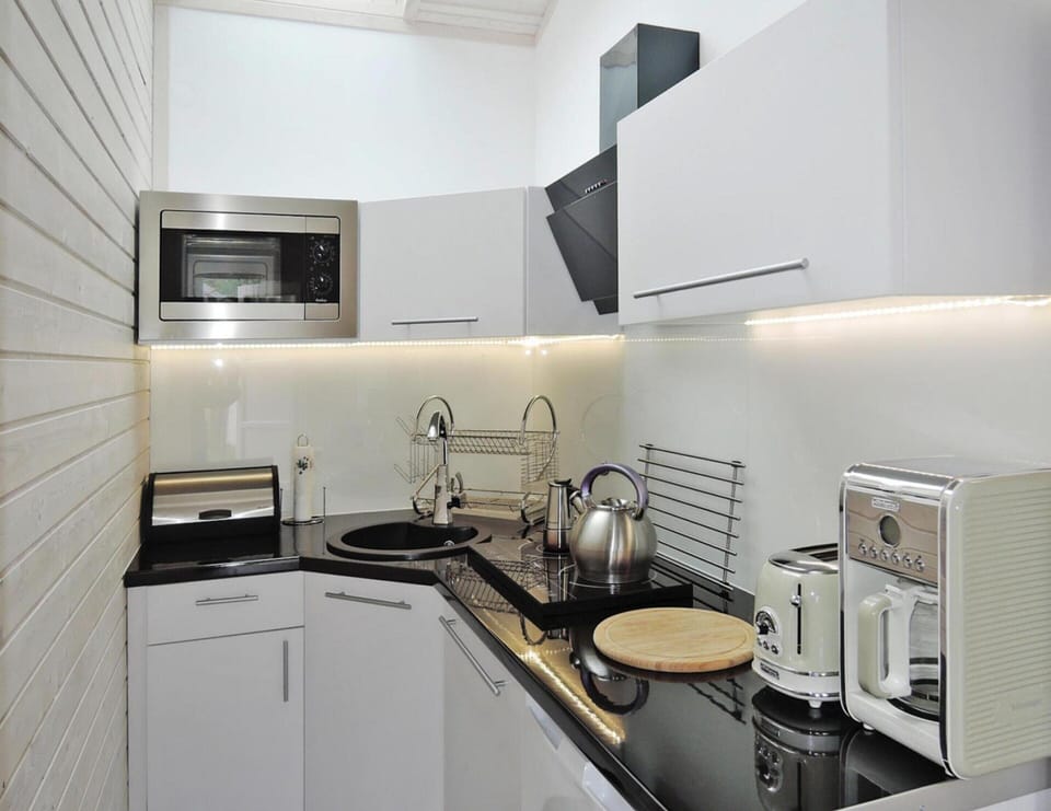 House | Private kitchen | Electric kettle, highchair