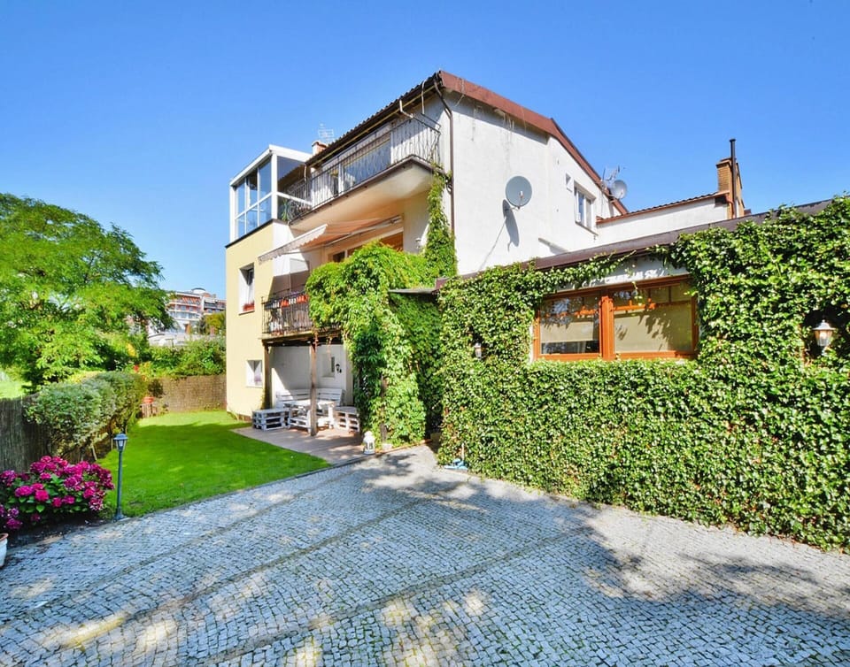 Apartment | Garden