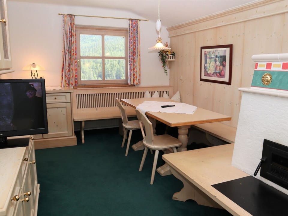 Apartment | Dining