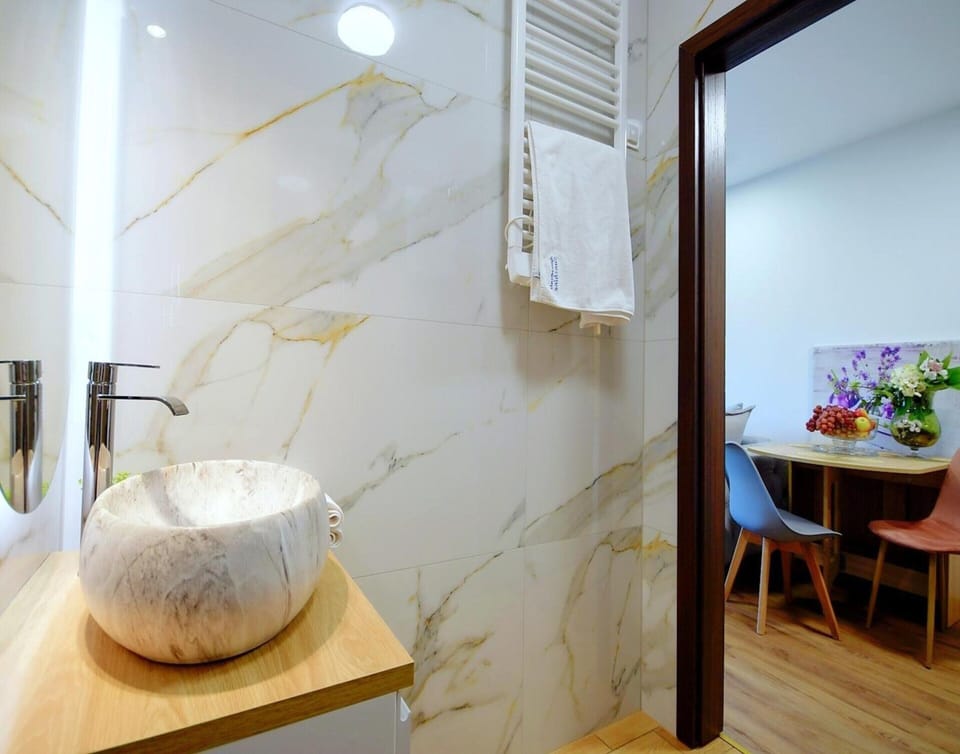 House | Bathroom