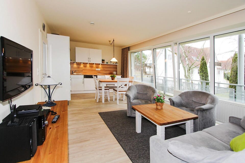 Apartment | Private kitchen | Toaster, highchair
