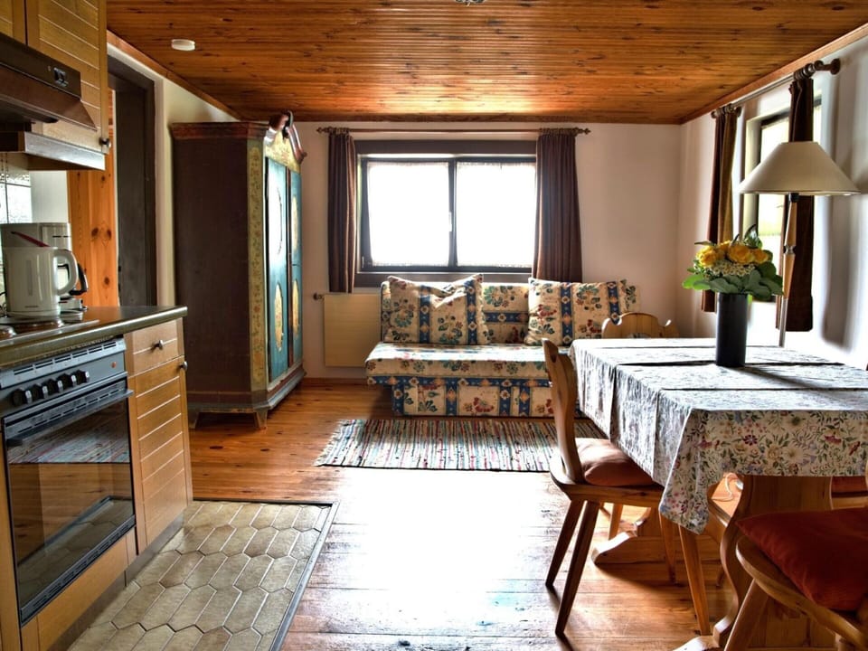 House | Dining