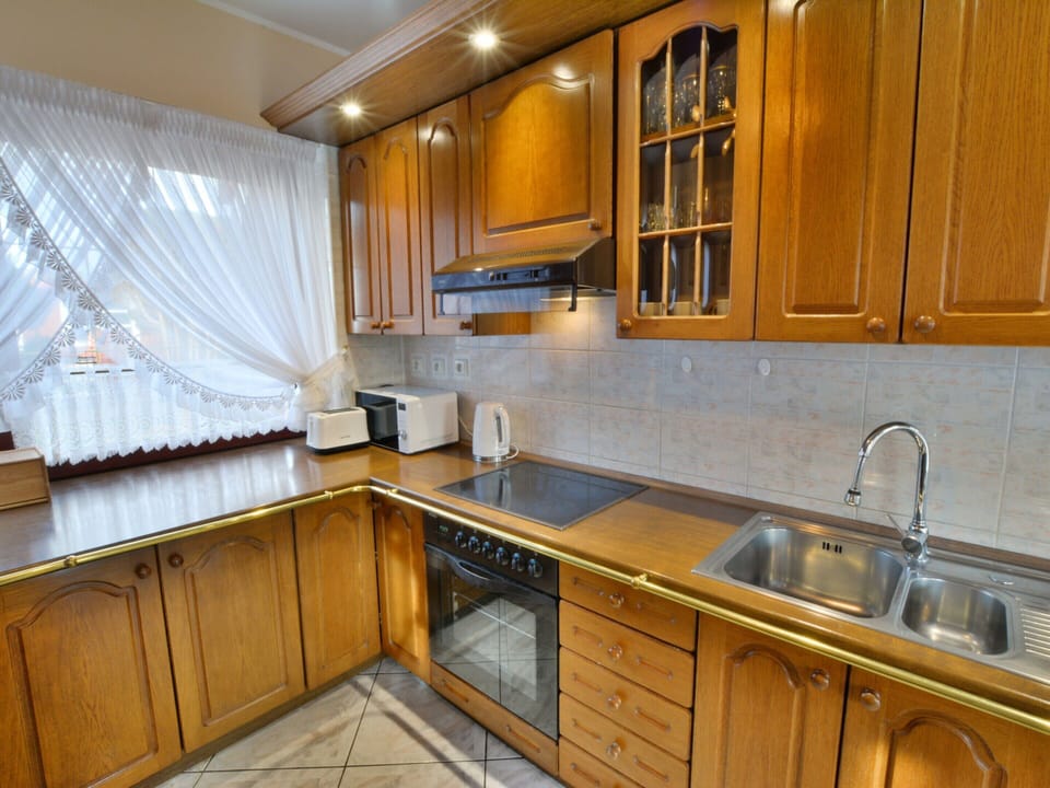 House | Private kitchen | Electric kettle, highchair