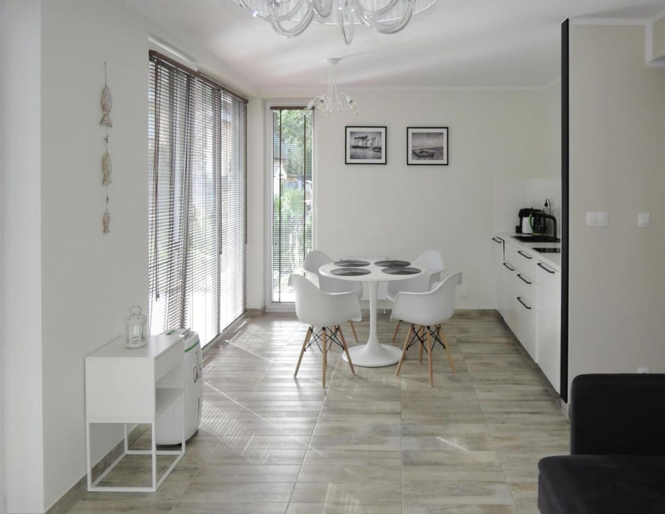 Apartment | Dining