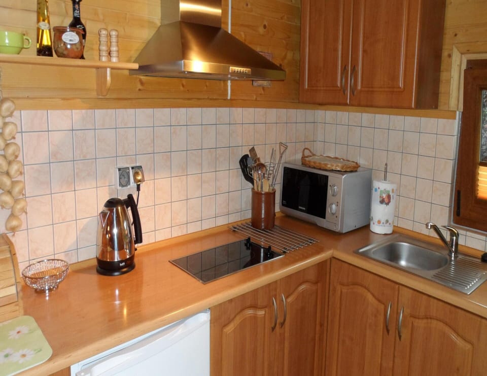 House | Private kitchen | Electric kettle, toaster, highchair