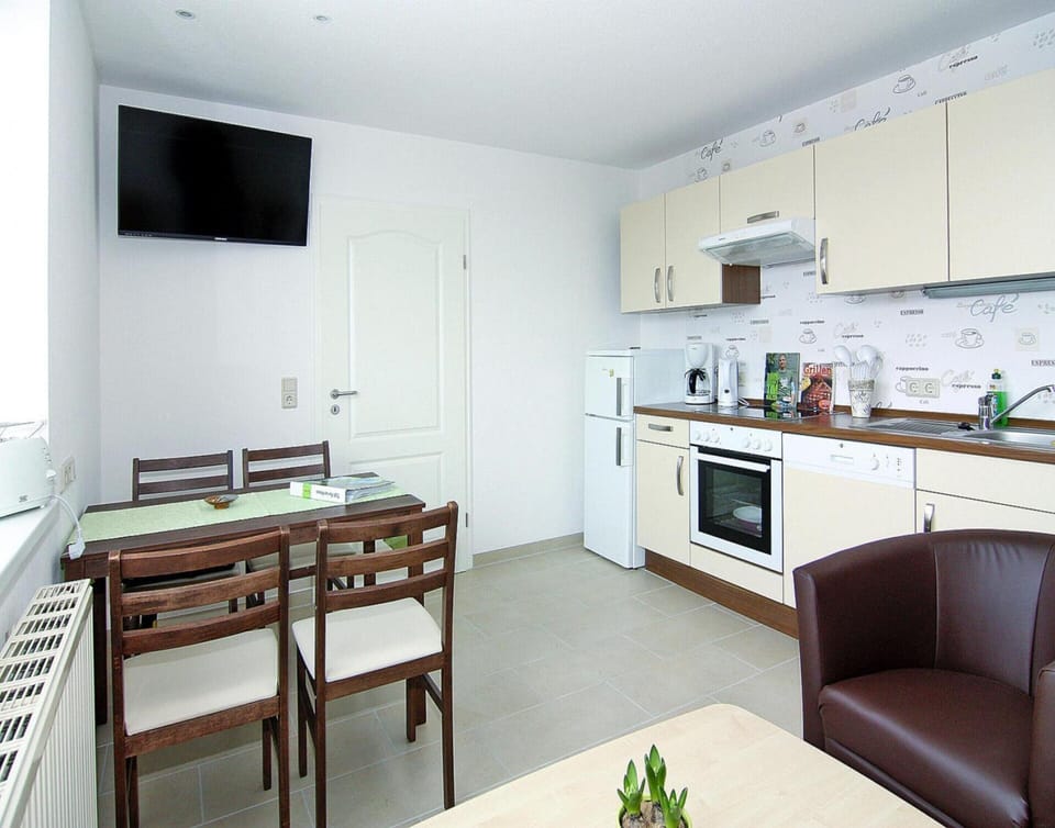 Apartment | Dining