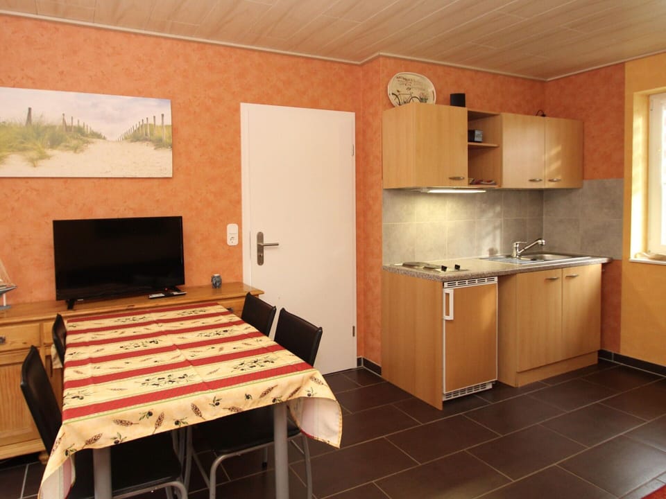 House | Private kitchen | Electric kettle, toaster, highchair