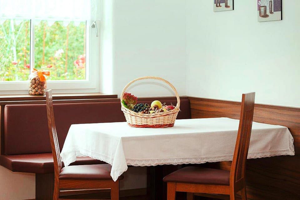Apartment | Dining