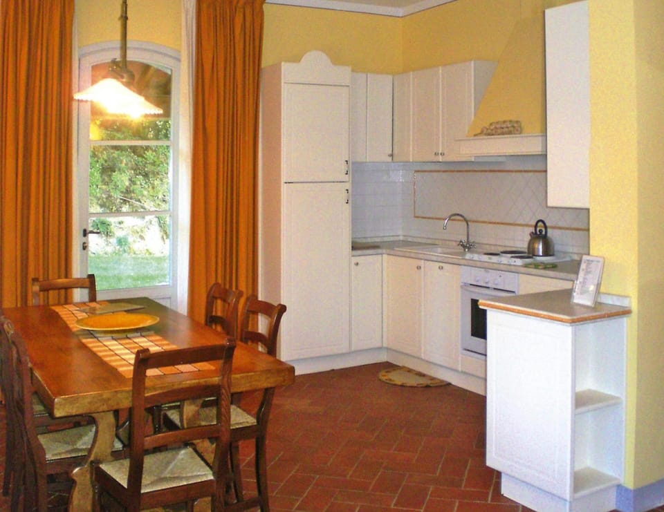 Apartment | Dining